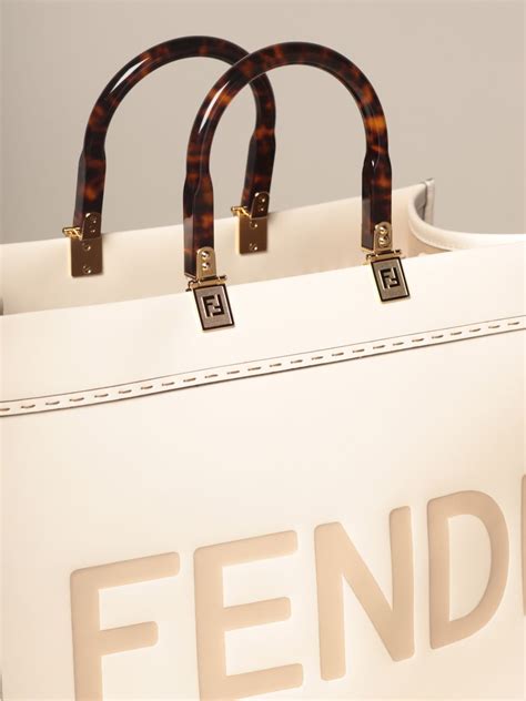 la borsa shopping in pelle di fendi grande prezzo|farfetch borse fendi.